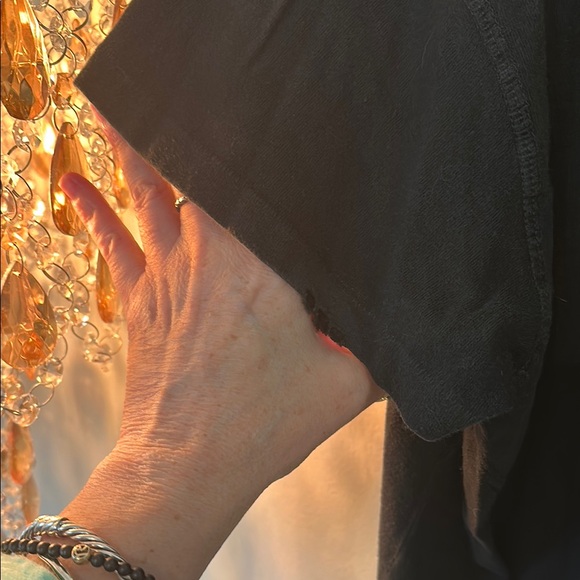 NWT MadeWorn Motley Crue Graphic T-Shirt size Medium Dr Feelgood - Picture 7 of 8